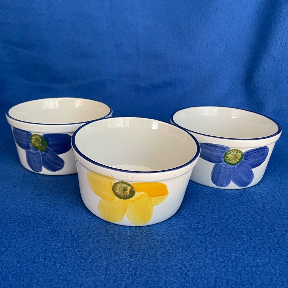 MAXAM Hand Painted In Portugal Small Baking Dishes/Ramiken. Set of 3.
